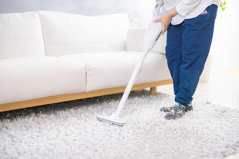 掃除機をかける